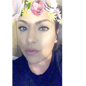 Meet your Posher, Dania